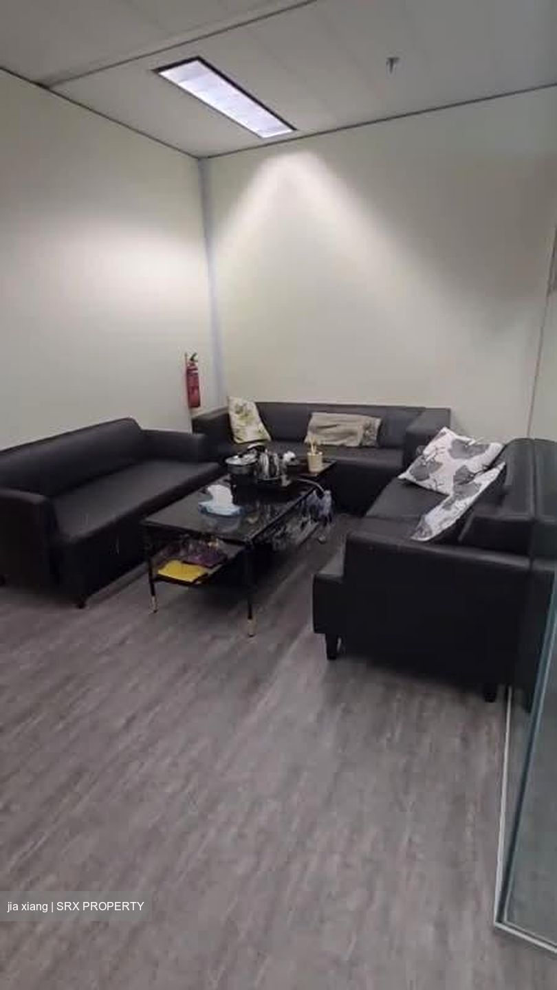 Gateway East (D7), Office #545150921